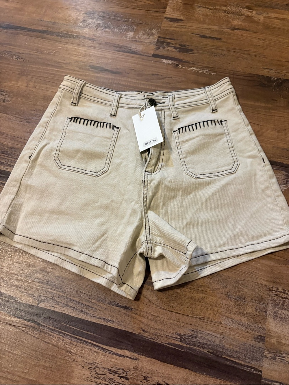 Lovelo Boutique Style Beige High-Rise Denim Shorts with Dark Stitching